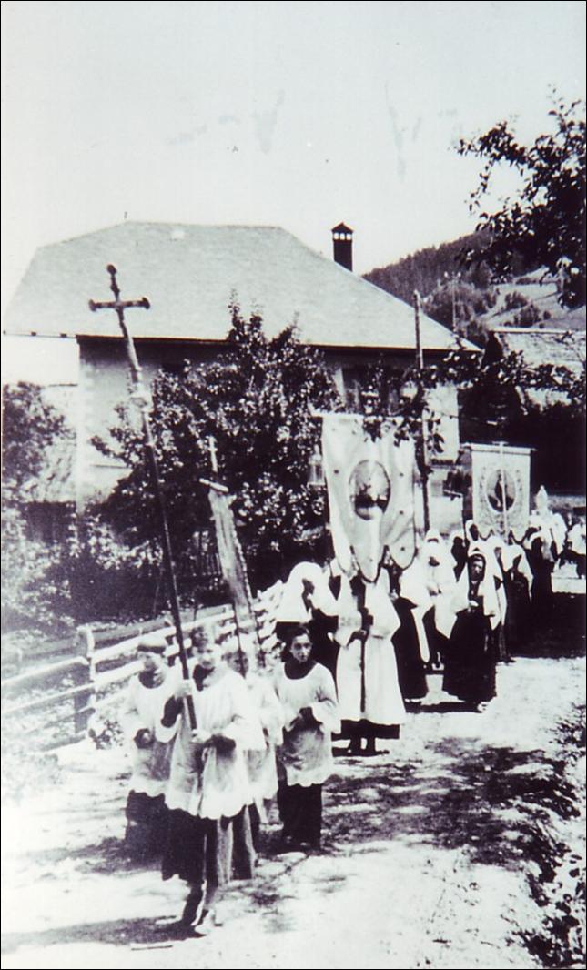 Procession du Quinze- Août Avanchers Valmorel